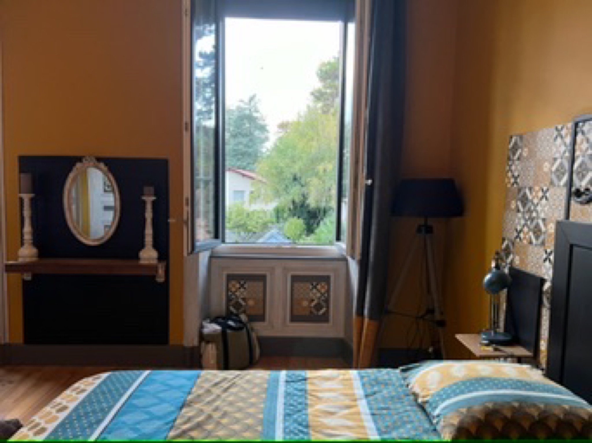 Mobile uploads